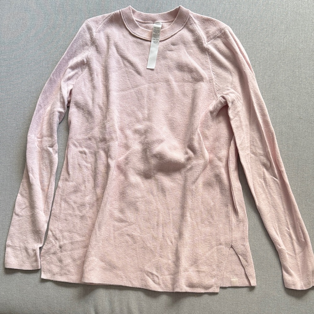 Lululemon Women's Pink Long Sleeve knit  Top size medium